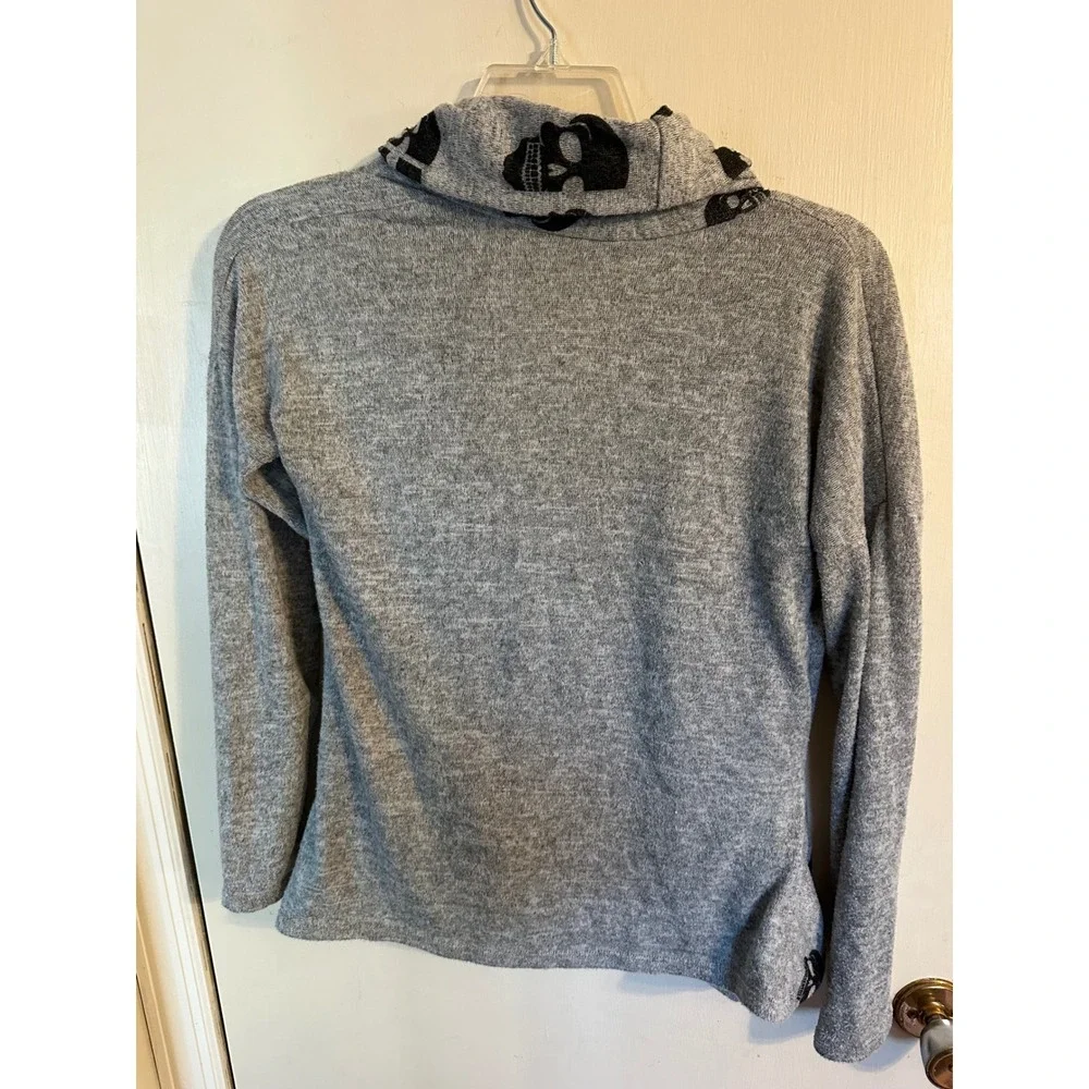 CASALEE Grey Skull Print Cardigan Open Front Long Sleeve Sweater Woman's‎ Medium